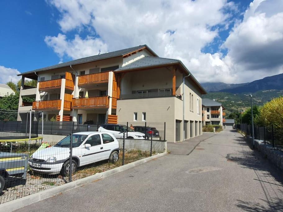 Superbe T2 Duplex Vue Sur Les Montagnes Apartment Chorges Bagian luar foto