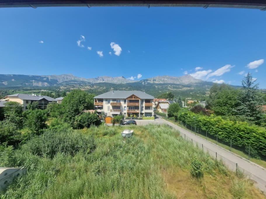 Superbe T2 Duplex Vue Sur Les Montagnes Apartment Chorges Bagian luar foto